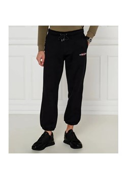 Guess Jeans Spodnie dresowe | Regular Fit ze sklepu Gomez Fashion Store w kategorii Spodnie męskie - zdjęcie 185418434