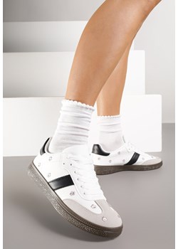 Białe Sneakersy Typu Tenisówki z Kwiatkami Reisare ze sklepu born2be.pl w kategorii Buty sportowe damskie - zdjęcie 185421733