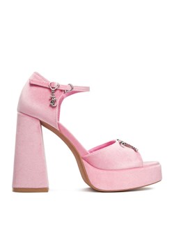 Juicy Couture Sandały EO-WSS21645-01 Różowy ze sklepu MODIVO w kategorii Sandały damskie - zdjęcie 185431392