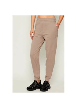 HUGO Spodnie dresowe Nelfinia | Regular Fit ze sklepu Gomez Fashion Store w kategorii Spodnie damskie - zdjęcie 185440631