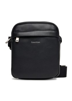 Calvin Klein Saszetka Raised Reporter LV04D3160G Czarny ze sklepu MODIVO w kategorii Torby męskie - zdjęcie 185441964