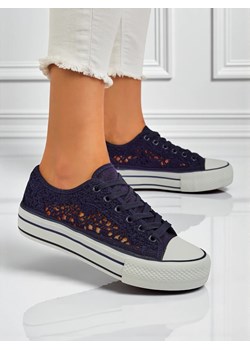 Damskie trampki Aureliana Granatowe z tkaniny ażurowej na płaskiej podeszwie ze sklepu royalfashion.pl w kategorii Trampki damskie - zdjęcie 185443444