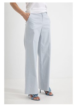 Josephine &amp; Co Spodnie &quot;Devina&quot; w kolorze błękitno-białym ze sklepu Limango Polska w kategorii Spodnie damskie - zdjęcie 185448283