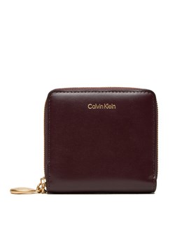 Calvin Klein Mały Portfel Damski Hardware Square Zip Around LV04F1044G Bordowy ze sklepu MODIVO w kategorii Portfele damskie - zdjęcie 185464160