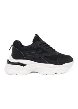 Shelvt Czarne sportowe sneakersy na grubej białej podeszwie ze sklepu ButyModne.pl w kategorii Buty sportowe damskie - zdjęcie 185466272
