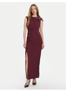 Rinascimento Sukienka wieczorowa CFC0020094002 Bordowy Slim Fit ze sklepu MODIVO w kategorii Sukienki - zdjęcie 185469564