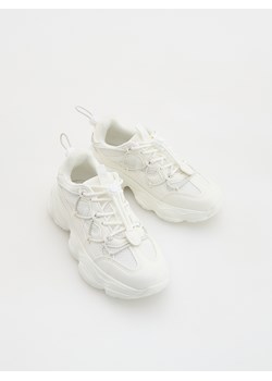 Reserved - Sneakersy ze stoperem na pięcie - biały ze sklepu Reserved w kategorii Buty sportowe dziecięce - zdjęcie 185472682