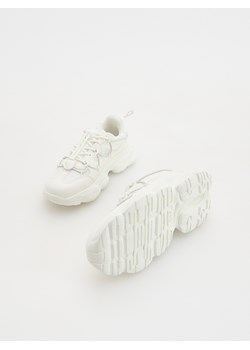 Reserved - Sneakersy ze stoperem na pięcie - biały ze sklepu Reserved w kategorii Buty sportowe dziecięce - zdjęcie 185474350