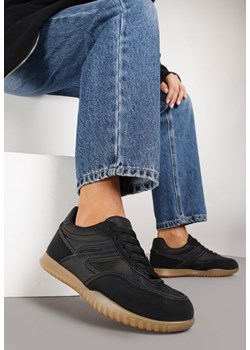 Czarne Sneakersy w Stylu Tenisówek Ozdobione Geometrycznym Wzorem Fesilia ze sklepu born2be.pl w kategorii Buty sportowe damskie - zdjęcie 185474672
