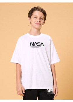 Sinsay - Bawełniana koszulka z krótkim rękawem z napisem NASA - biały ze sklepu Sinsay w kategorii T-shirty chłopięce - zdjęcie 185479524