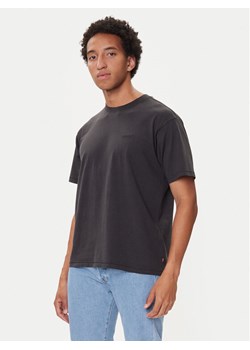 Levi's® T-Shirt Red Tab™ A0637-0001 Czarny Boxy Fit ze sklepu MODIVO w kategorii T-shirty męskie - zdjęcie 185486791