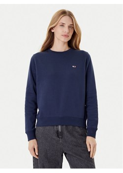 Tommy Jeans Bluza Fleece DW0DW09227 Granatowy Regular Fit ze sklepu MODIVO w kategorii Bluzy damskie - zdjęcie 185519662