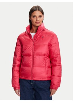 Tommy Jeans Kurtka zimowa DW0DW21619 Czerwony Relaxed Fit ze sklepu MODIVO w kategorii Kurtki damskie - zdjęcie 185521660