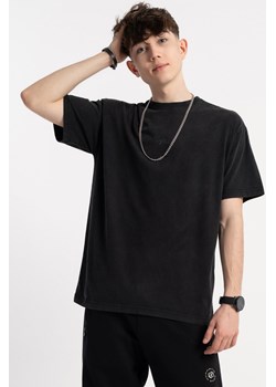 Czarny t-shirt z efektem sprania, rozmiar - 146, kolor - czarny ze sklepu REPORTER w kategorii T-shirty chłopięce - zdjęcie 185522834