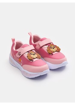 Sinsay - Sneakersy LED z elastycznymi sznurówkami PAW Patrol - różowy ze sklepu Sinsay w kategorii Buty sportowe dziecięce - zdjęcie 185524094