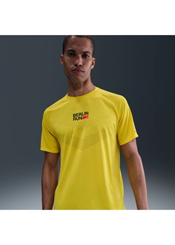 Męska koszulka z krótkim rękawem do biegania Dri-FIT ADV Nike Stride - Żółty ze sklepu Nike poland w kategorii T-shirty męskie - zdjęcie 185525083