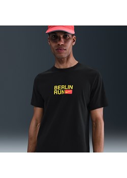 Męski T-shirt z krótkim rękawem do biegania Dri-FIT Nike - Czerń ze sklepu Nike poland w kategorii T-shirty męskie - zdjęcie 185525092