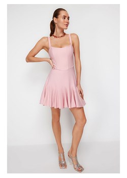trendyol Sukienka w kolorze jasnoróżowym ze sklepu Limango Polska w kategorii Sukienki - zdjęcie 185530024