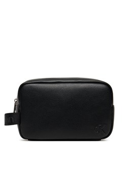 Kosmetyczka Calvin Klein Cargo Dopp Kit LV04D1090G Czarny ze sklepu eobuwie.pl w kategorii Kosmetyczki - zdjęcie 185532352