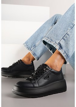 Czarne Sneakersy na Grubej Podeszwie ze Skóry Naturalnej z Trójkątną Ozdobą Dollassea ze sklepu born2be.pl w kategorii Buty sportowe damskie - zdjęcie 185536340