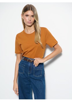 Mohito - Pomarańczowy t-shirt z merceryzowanej bawełny - pomarańczowy ze sklepu Mohito w kategorii Bluzki damskie - zdjęcie 185539940