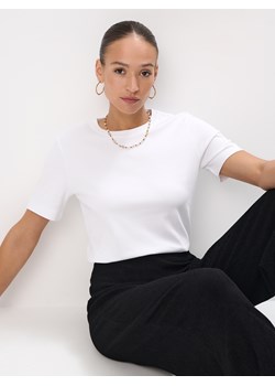 Mohito - Biały t-shirt z merceryzowanej bawełny - biały ze sklepu Mohito w kategorii Bluzki damskie - zdjęcie 185541313