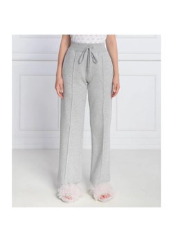 Emporio Armani Spodnie dresowe LOUNGEWEAR | Regular Fit ze sklepu Gomez Fashion Store w kategorii Spodnie damskie - zdjęcie 185543350