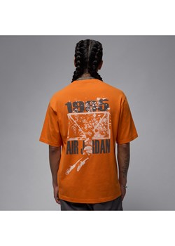 Męski oversizowy T-shirt z grafiką Jordan Brooklyn - Pomarańczowy ze sklepu Nike poland w kategorii T-shirty męskie - zdjęcie 185567713