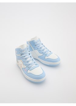 Reserved - Sneakersy za kostkę Cinnamoroll - jasnoniebieski ze sklepu Reserved w kategorii Trampki dziecięce - zdjęcie 185574131
