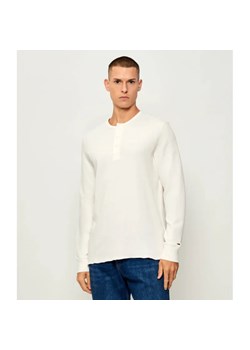 Tommy Jeans Longsleeve HENLEY | Regular Fit ze sklepu Gomez Fashion Store w kategorii T-shirty męskie - zdjęcie 185577334