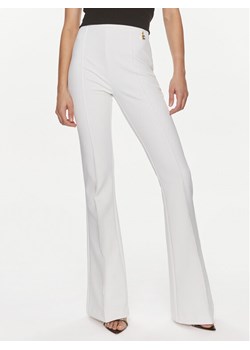 Elisabetta Franchi Spodnie materiałowe PA-026-41E2-V250 Biały Regular Fit ze sklepu MODIVO w kategorii Spodnie damskie - zdjęcie 185583544