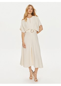 Imperial Sukienka koktajlowa ADJUHDFC Beżowy Regular Fit ze sklepu MODIVO w kategorii Sukienki - zdjęcie 185583550