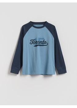 Reserved - Bawełniany longsleeve z nadrukiem - jasnoniebieski ze sklepu Reserved w kategorii T-shirty chłopięce - zdjęcie 185590143