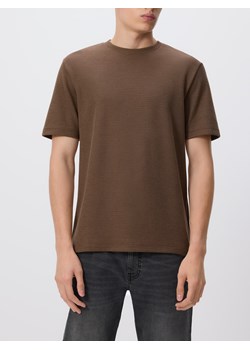 Reserved - Strukturalny t-shirt comfort fit - ciemnobrązowy ze sklepu Reserved w kategorii T-shirty męskie - zdjęcie 185590510
