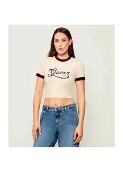 GUESS T-shirt GLOSSY | Cropped Fit ze sklepu Gomez Fashion Store w kategorii Bluzki damskie - zdjęcie 185594224