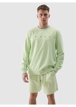 Męska bluza dresowa nierozpinana bez kaptura 4F 4FWSS24TSWSM1009 - zielona ze sklepu Sportstylestory.com w kategorii Bluzy męskie - zdjęcie 185598822