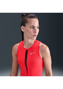 Damska koszulka tenisowa bez rękawów Dri-FIT NikeCourt Slam - Czerwony ze sklepu Nike poland w kategorii Bluzki damskie - zdjęcie 185602244