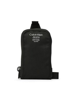 Etui na telefon Calvin Klein Jeans Sport Essentials Tr Phone Cb Est K50K510142 Czarny ze sklepu eobuwie.pl w kategorii Etui - zdjęcie 185621504