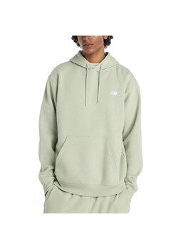 Bluza męska New Balance MT41511GAS - zielona ze sklepu streetstyle24.pl w kategorii Bluzy męskie - zdjęcie 185631560