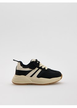 Reserved - Sportowe sneakersy - czarny ze sklepu Reserved w kategorii Buty sportowe dziecięce - zdjęcie 185643040