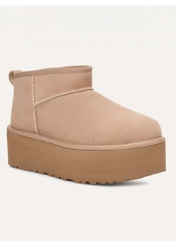 UGG Botki &quot;Classic Ultra Mini Platform&quot; w kolorze beżowym ze sklepu Limango Polska w kategorii Śniegowce damskie - zdjęcie 185650640