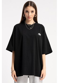 Czarny t-shirt z minimalistycznym nadrukiem z przodu, kolor - czarny, rozmiar - 170 ze sklepu REPORTER w kategorii Bluzki dziewczęce - zdjęcie 185652660