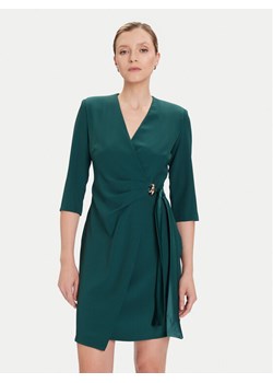Rinascimento Sukienka koktajlowa CFC0020095002 Zielony Regular Fit - id: 0000305813008 - marki Rinascimento - 185659182 Rinascimento Sukienka koktajlowa CFC0020095002 Zielony Regular Fit ze sklepu MODIVO w kategorii Sukienki - zdjęcie 185659182