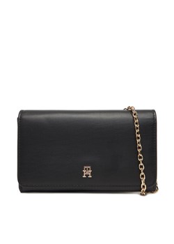 Torebka Tommy Hilfiger Th Icon Flap W/ Chain AW0AW17958 Czarny ze sklepu eobuwie.pl w kategorii Kopertówki - zdjęcie 185669332