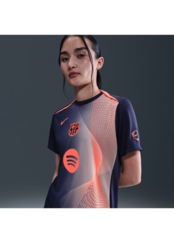 Damska przedmeczowa koszulka piłkarska Nike Dri-FIT Total 90 FC Barcelona Academy Pro (wersja trzecia) - Niebieski ze sklepu Nike poland w kategorii Bluzki damskie - zdjęcie 185672681
