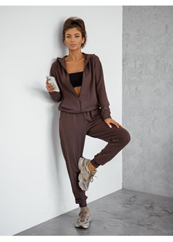 KOMPLET DRESOWY BLUZA ZAPINANA NA ZAMEK+ SPODNIE- CZEKOLADOWY ze sklepu olika.com.pl w kategorii Komplety i garnitury damskie - zdjęcie 185692903