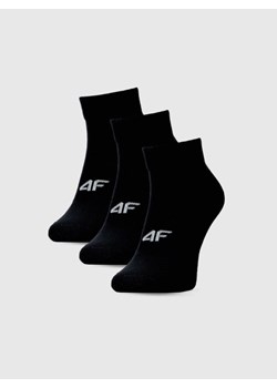 Damskie skarpetki za kostkę (3-pack) 4F 4FWMM00USOCF448 - czarne ze sklepu Sportstylestory.com w kategorii Skarpetki damskie - zdjęcie 185694161