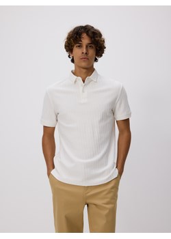 Reserved - Strukturalne polo regular fit - złamana biel ze sklepu Reserved w kategorii T-shirty męskie - zdjęcie 185699791