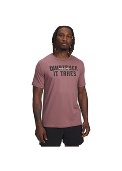 Męski t-shirt z nadrukiem Under Armour Project Rock Q3 SS 1 - różowy ze sklepu Sportstylestory.com w kategorii T-shirty męskie - zdjęcie 185704250