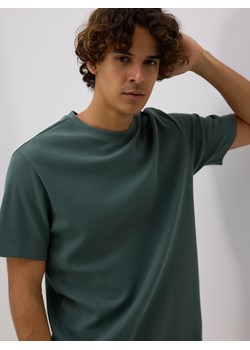 Reserved - Strukturalny t-shirt comfort fit - ciemnozielony ze sklepu Reserved w kategorii T-shirty męskie - zdjęcie 185705531